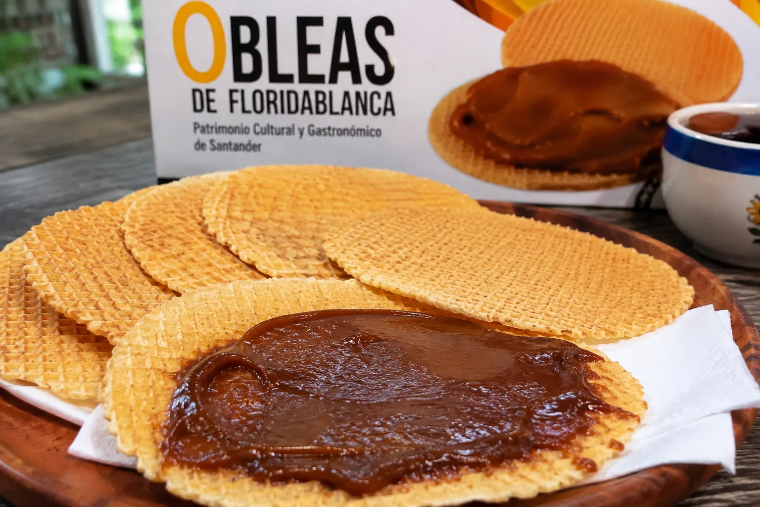Obleas con arequipe, dulce típico de Floridablanca y Bucaramanga, Santander