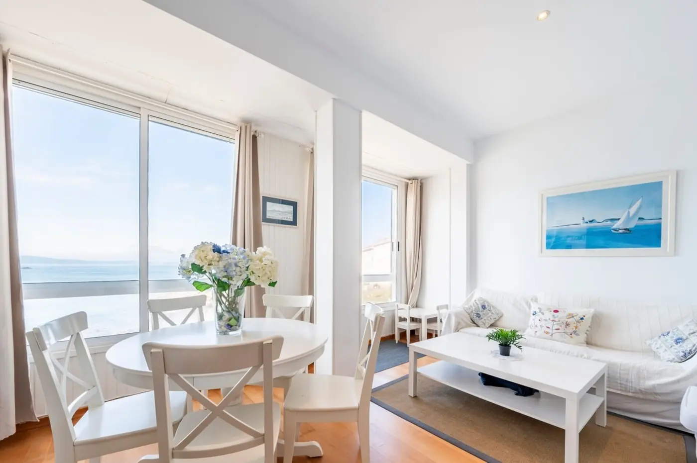 House in Caión, by the sea